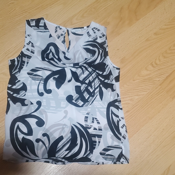 Liz Claiborne Tops - Liz Claiborne Black and White Patterned Blouse